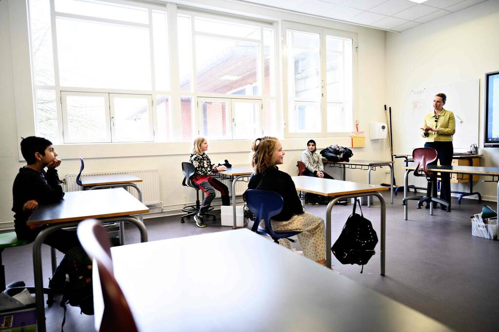 2 à 3 m2 par élève : est-ce bien raisonnable de rouvrir les écoles ? 